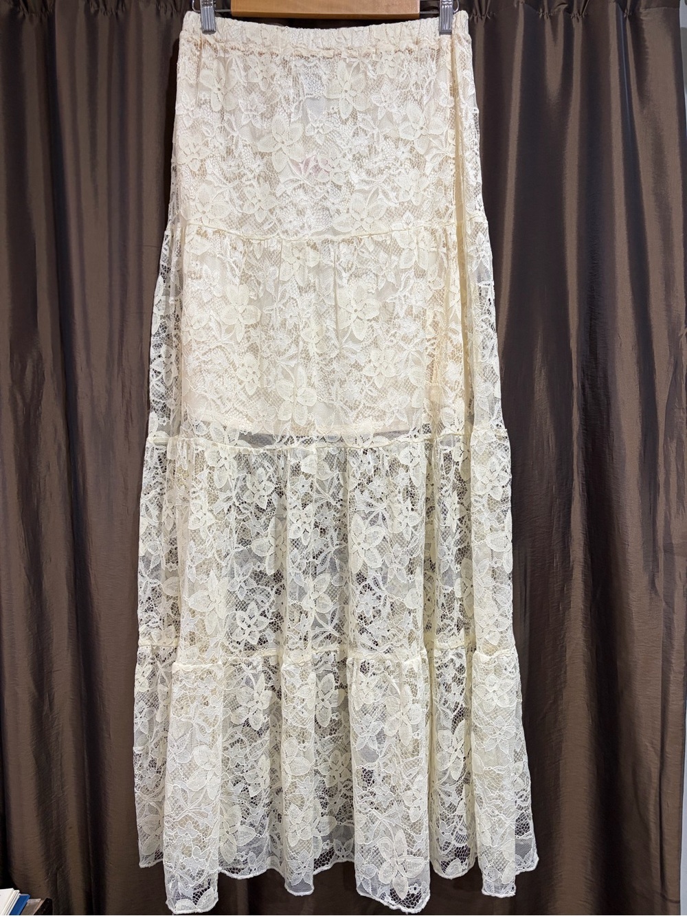 Vigoss Women's light yellow Lace Maxi Dress/ Size Small